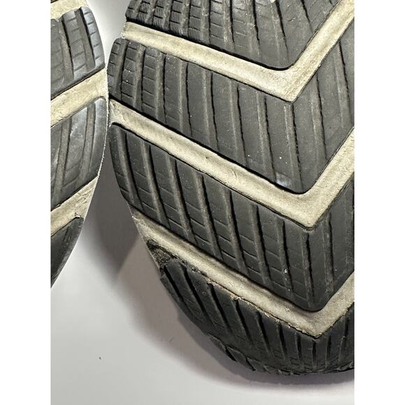 Brooks Ricochet Women’s Size 8.5 B Running Shoes Gray Purple Knit DNA AMP12 - Picture 8 of 9